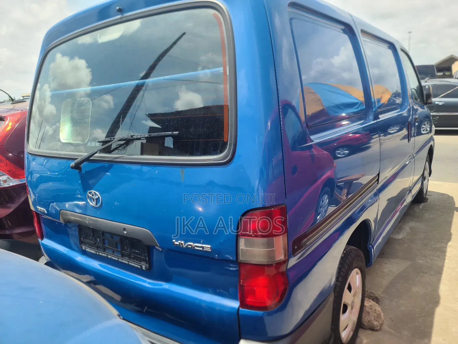 Toyota HiAce 2004 Blue