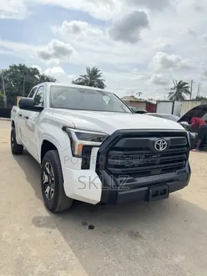 Toyota Tundra 2023 White