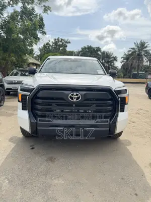 Toyota Tundra 2023 White