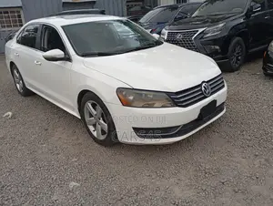 Volkswagen Passat 2012 White