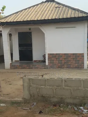 Furnished 2bdrm House in Owoyemi Estate, Ikorodu Garage for sale