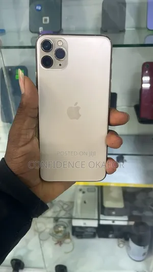 Apple iPhone 11 Pro Max 64 GB Gold
