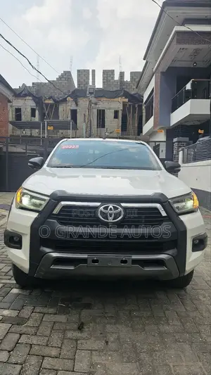 Toyota Hilux Revo Double Cab Petrol 2.7 AWD 2022 White