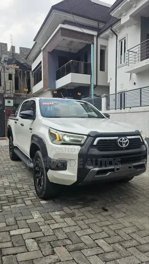 Toyota Hilux Revo Double Cab Petrol 2.7 AWD 2022 White