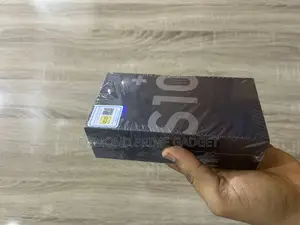 New Samsung Galaxy S10 128 GB Black
