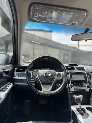 Toyota Camry SE 4dr Sedan (2.5L 4cyl 6A) 2013 Gray