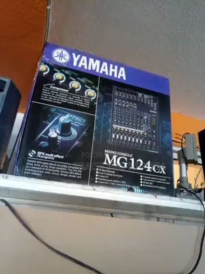 Yamaha Mg124cx Mixing Console