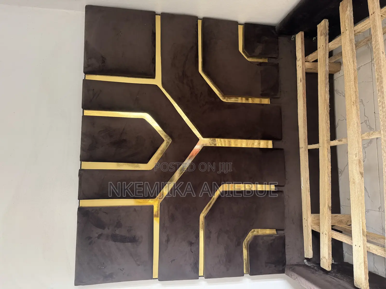 Modern Upholstered Platform Bed Frame With a Geometric Headboard 