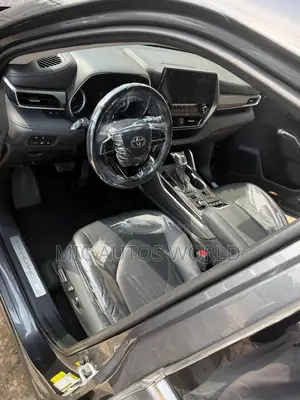 Toyota Highlander 2022 Gray