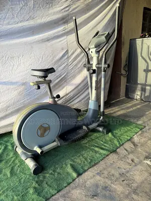Eliptical Trainer With Seat