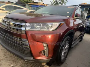 Toyota Highlander XLE V6 4x4 (3.5L 6cyl 6A) 2016 Burgundy