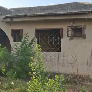 3bdrm Apartment in Ashipa Road, Ayobo for sale