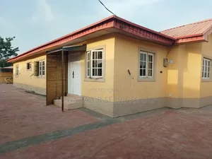 3bdrm Bungalow in Magboro Estate, Berger for sale