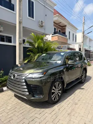Lexus LX 600 2022 Green
