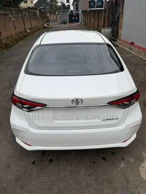 Toyota Corolla Hybrid SE 2025 White