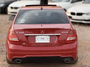 Mercedes-Benz C300 2014 Red
