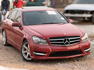 Mercedes-Benz C300 2014 Red