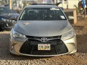 Toyota Camry 2016 Gold