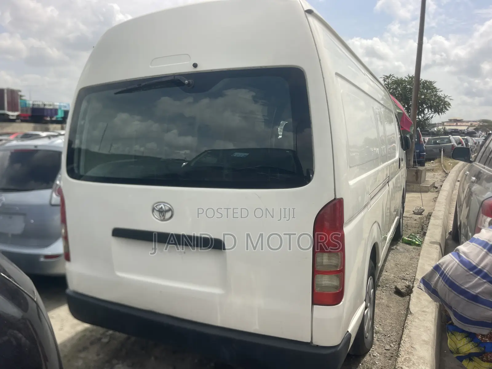 Toyota HiAce 2014 White