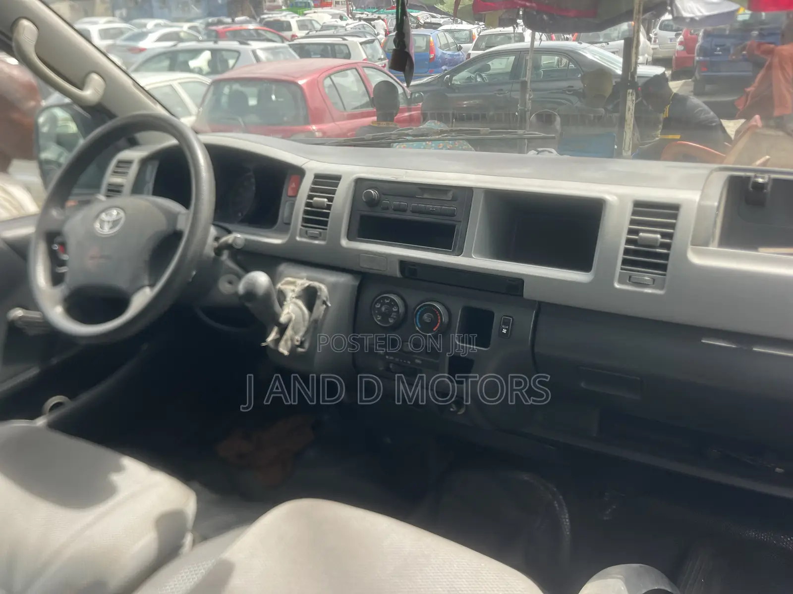 Toyota HiAce 2014 White