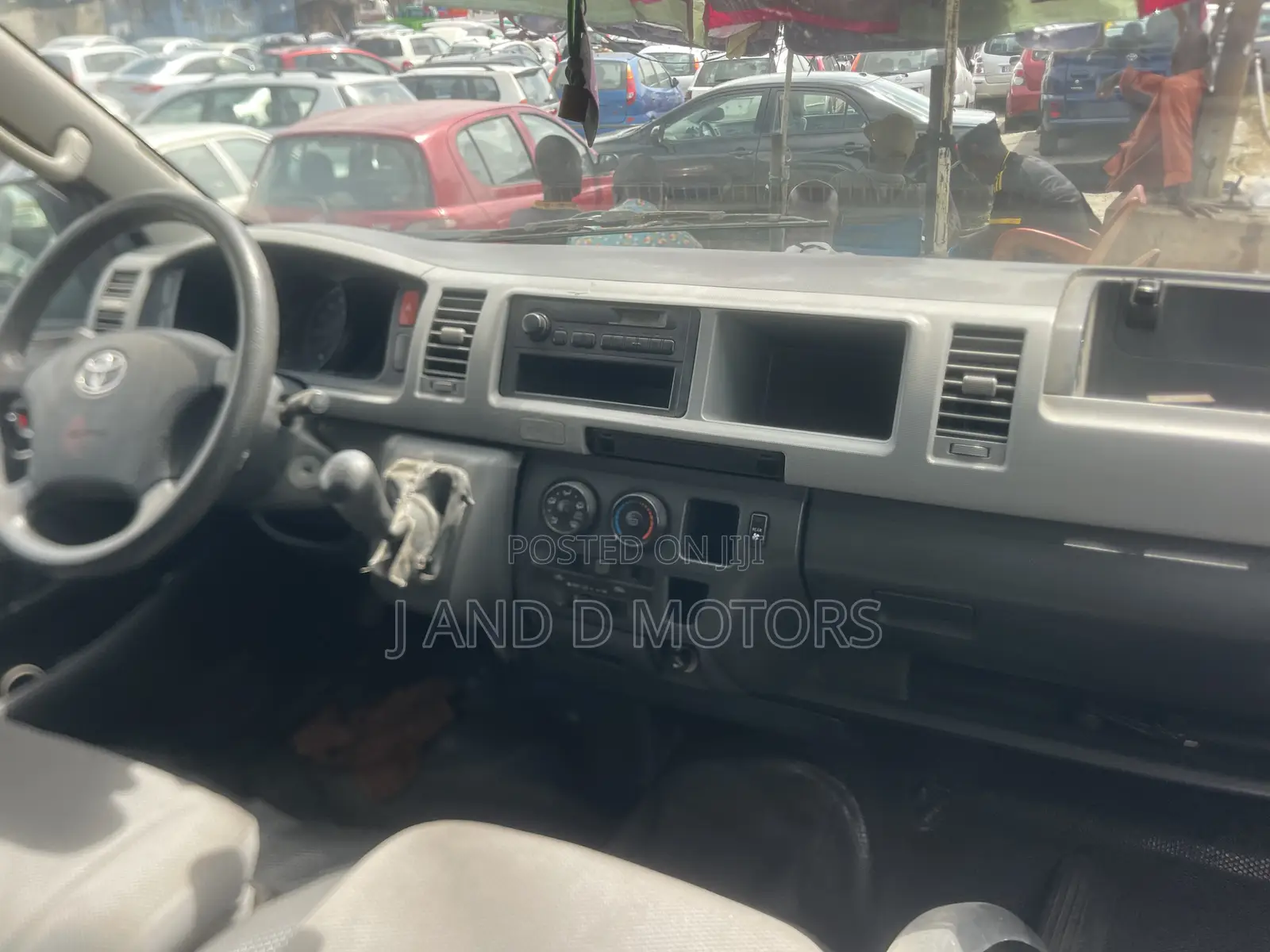 Toyota HiAce 2014 White