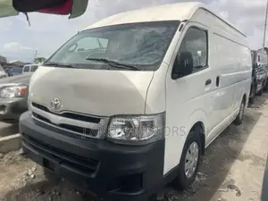 Toyota HiAce 2014 White
