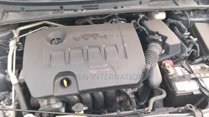 Toyota Corolla LE (1.8L 4cyl 2A) 2018 Gray