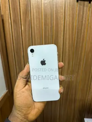 Apple iPhone XR 128 GB White