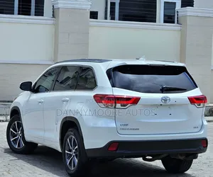 Toyota Highlander XLE 2019 White