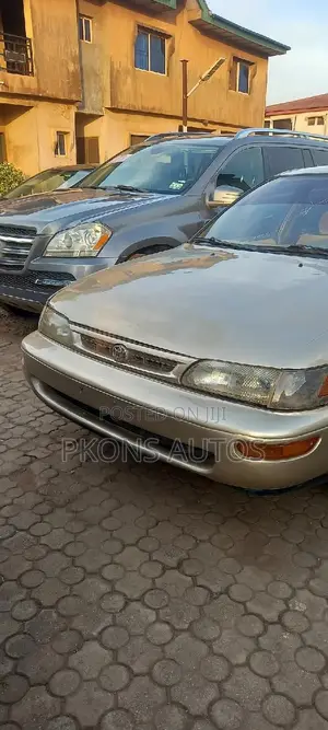 Toyota Corolla 1998 Gold