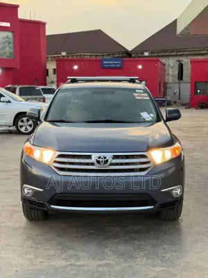 Toyota Highlander Limited 4dr SUV AWD (3.5L 6cyl 6A) 2014 Gray