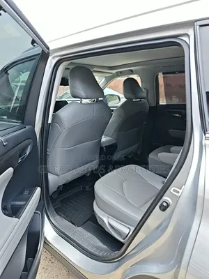 Toyota Highlander Platinum 2022 Silver