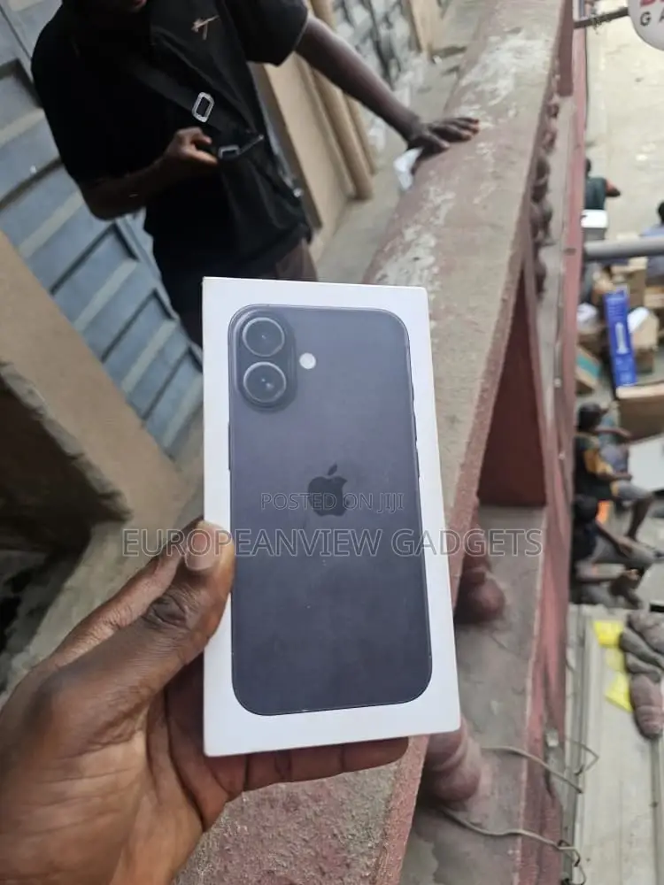 New Apple iPhone 16 128 GB Black