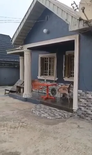 5bdrm Bungalow in Good Location, Ikorodu for sale