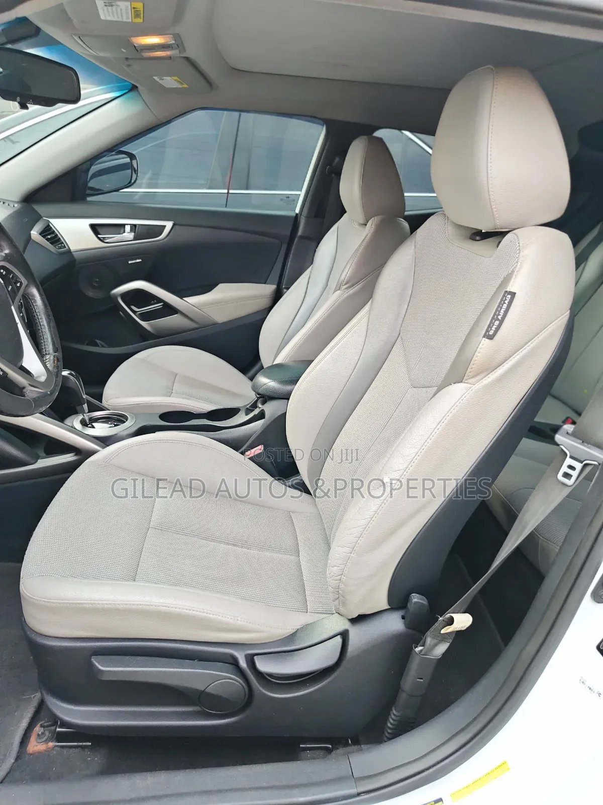 Hyundai Veloster Automatic 2012 White