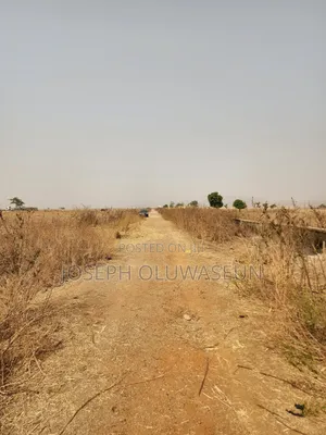 32 Hectares of Estate Land for Sale