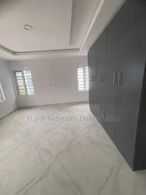 Furnished 3bdrm Duplex in Peak Estate, Lakowe for rent
