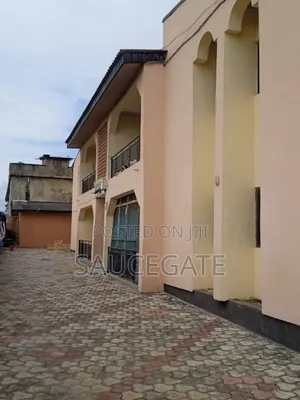 3bdrm Block of Flats in Tedi, Iba / Ojo for sale