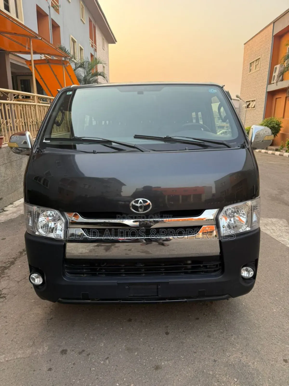 Toyota HiAce 2015 Grey