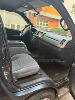 Toyota HiAce 2015 Grey