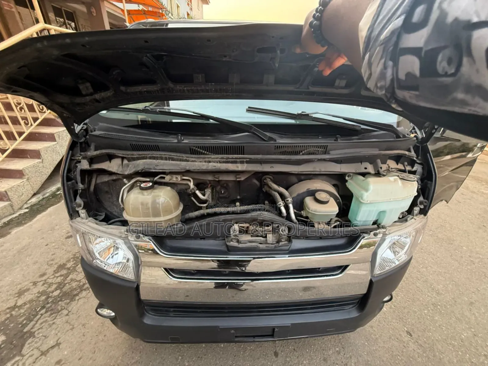 Toyota HiAce 2015 Grey
