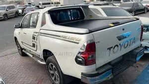 Toyota Hilux 2019 White
