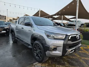 Toyota Hilux 2023 Gray
