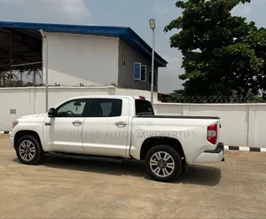 Toyota Tundra 2018 White