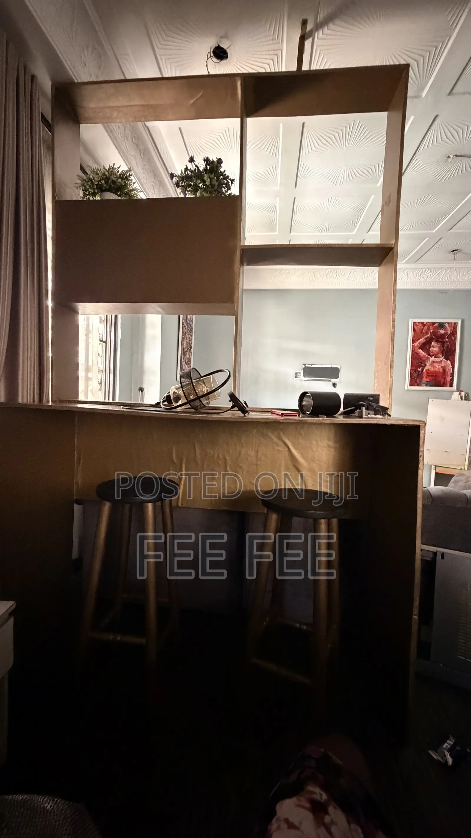 Room Divider Table