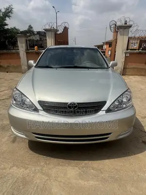 Toyota Camry 2004 Silver