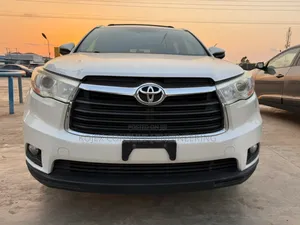 Toyota Highlander XLE V6 4x4 (3.5L 6cyl 6A) 2016 White