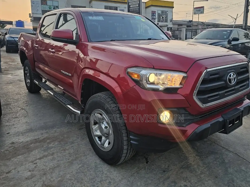 Toyota Tacoma 2017 Red