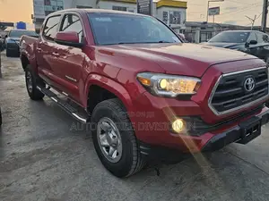 Toyota Tacoma 2017 Red