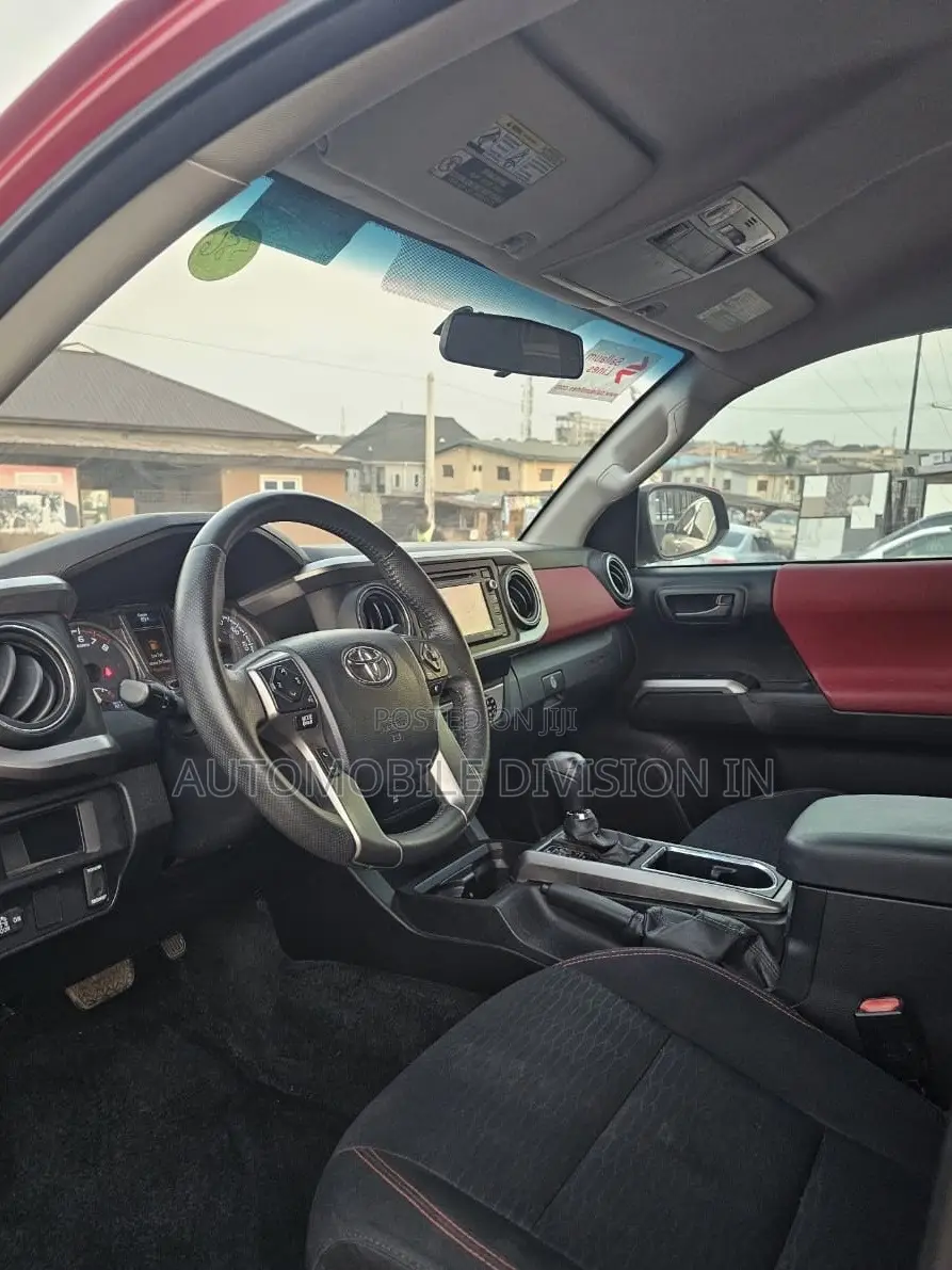 Toyota Tacoma 2017 Red